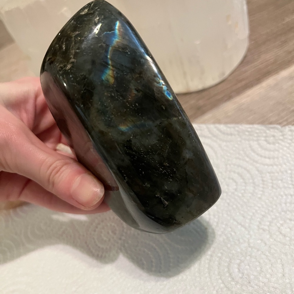 Iridescent Labradorite Stone - Picture 5 of 9